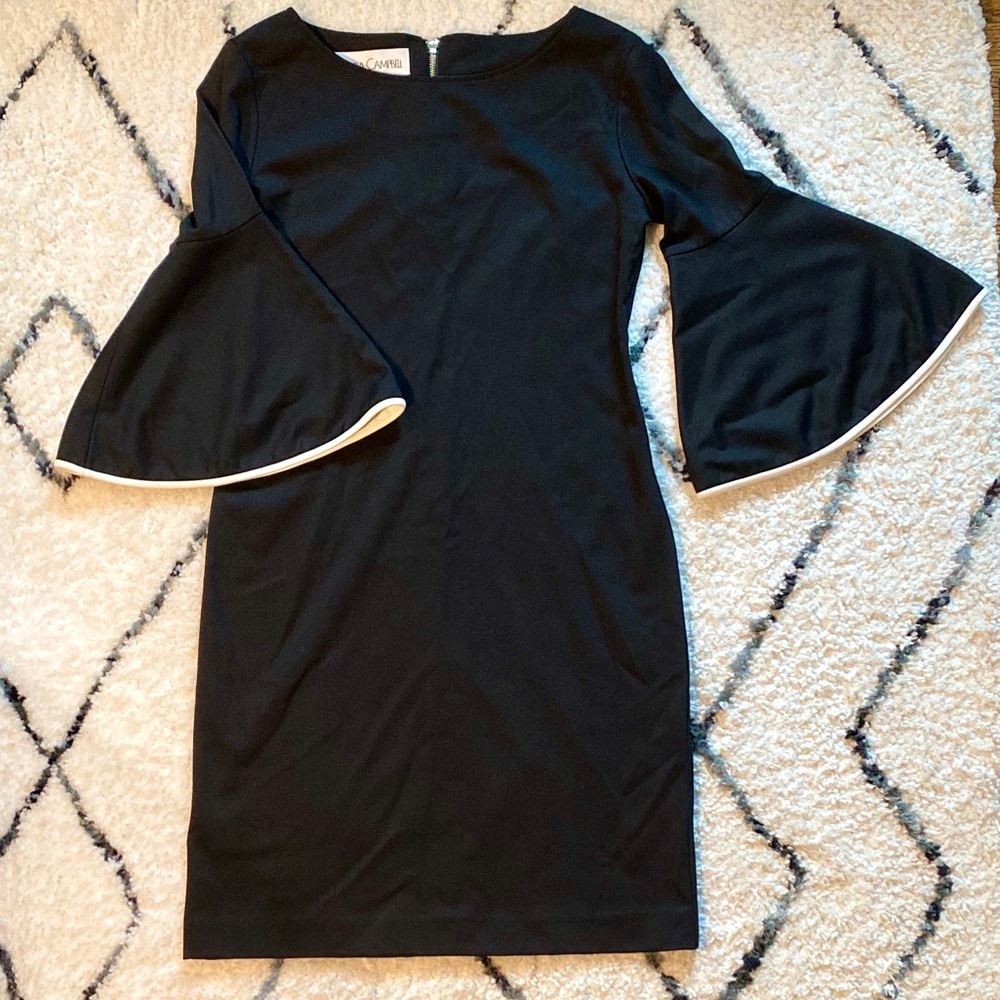 SALE🌟 Sara Campbell Black Bell Sleeve Shift Dress